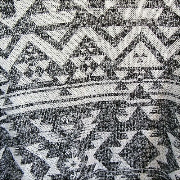 Womens Dressy Tank Top Small Lightweight Wester Print Lace Trim Hem Grey - Picture 4 of 5